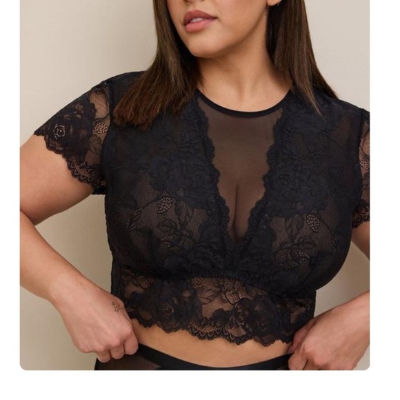 TORRID NWT Floral Lace Short Sleeve Crop Top - Picture 2 of 5
